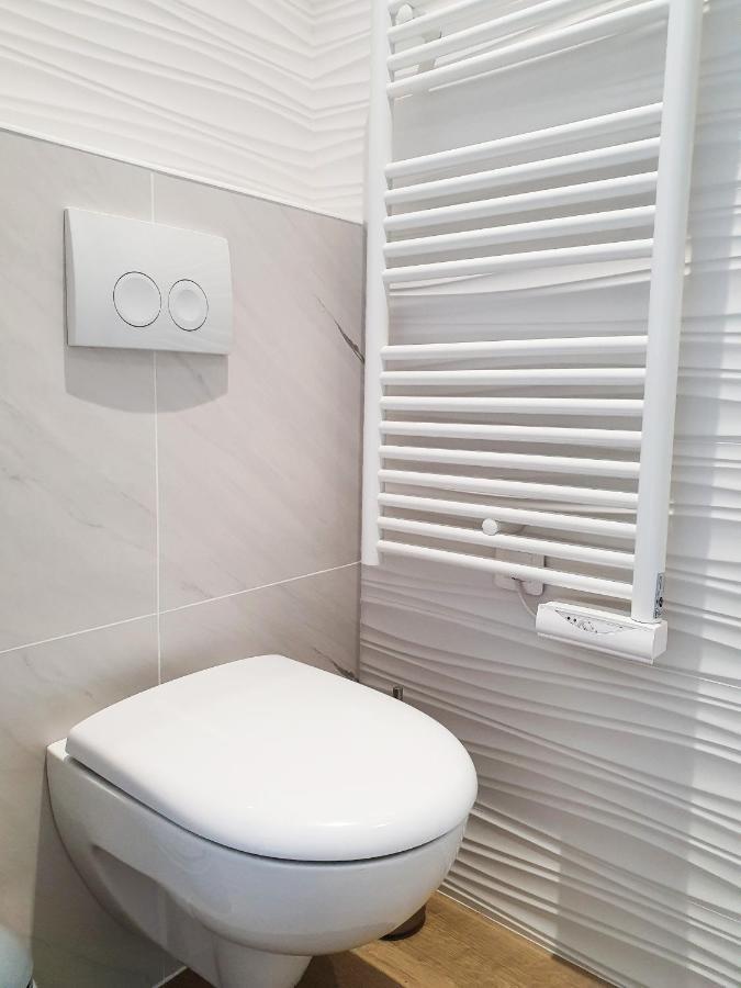 EXIGEHOME - Home stay avec jacuzzi et jardin paysagé Orgeval  Extérieur photo